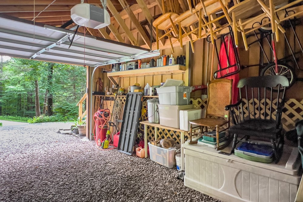 037 1-car garage – 747 Crystal Meadows
