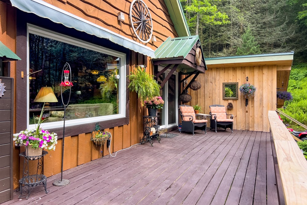 038 Lovely Outside Living – 747 Crystal Meadows