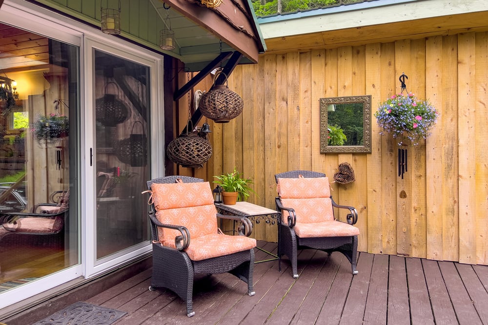 040 Lovely Outside Living – 747 Crystal Meadows