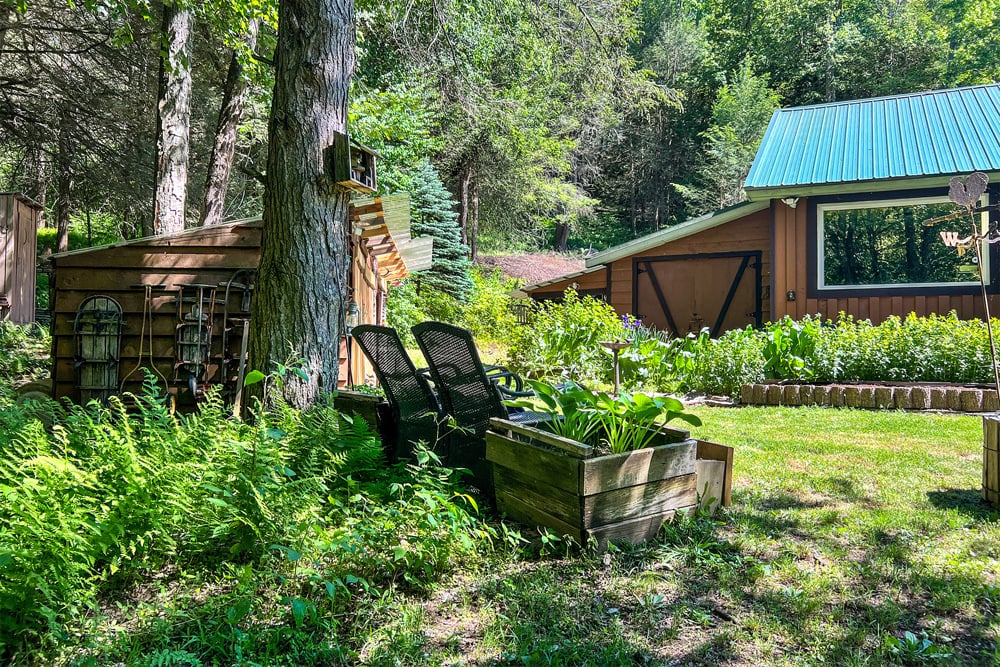 055 Outdoor Living Spaces – 747 Crystal Meadows