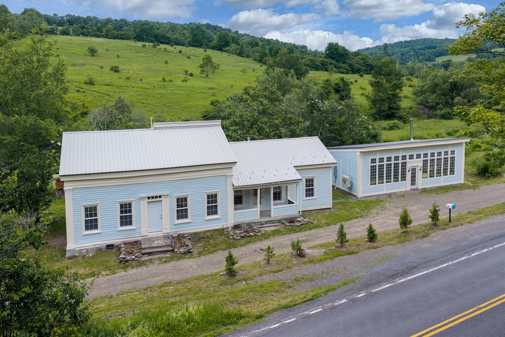 001 1840 Greek Revival - 7881 County Hwy 14