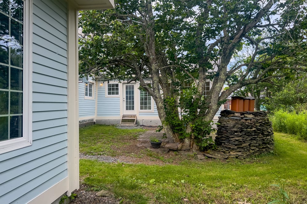 041 Patio Connecting Studio - 7881 County Hwy 14
