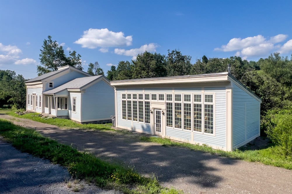 050 Studio - 7881 County Hwy 14
